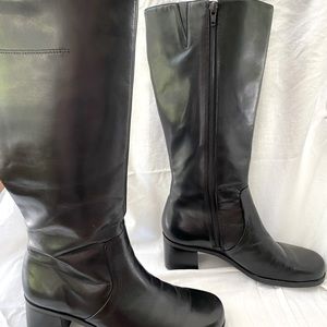 Boots:Black Naturalizer Size 9.5 wide calf